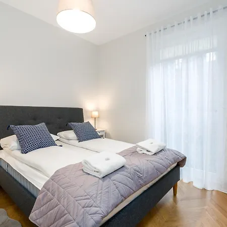 דירה Chwaliszewo Elegant With Balcony In By Renters פוזנן