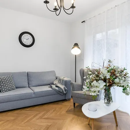 Chwaliszewo Elegant With Balcony In By Renters