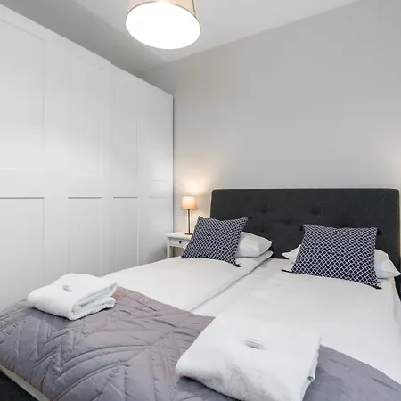 דירה Chwaliszewo Elegant With Balcony In By Renters פוזנן