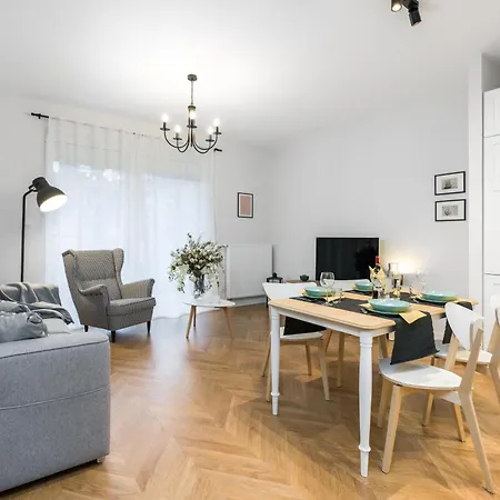 شقة Chwaliszewo Elegant With Balcony In By Renters بوزنان
