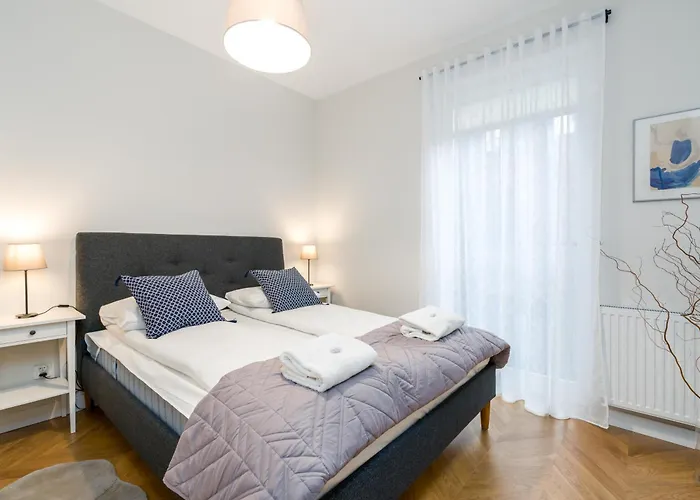 Апартаменты Chwaliszewo Elegant With Balcony In By Renters Познань