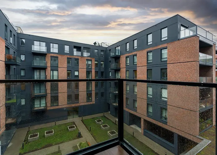 Chwaliszewo Elegant With Balcony In By Renters Апартаменты